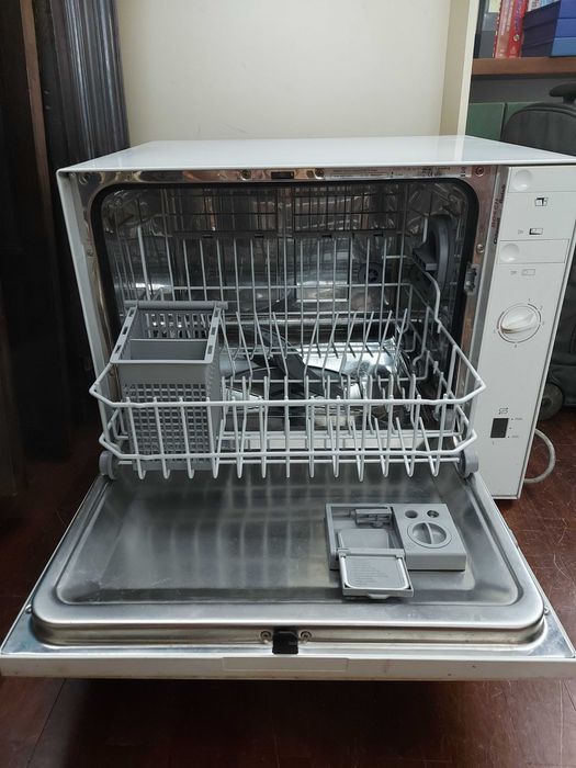 Máquina de lavar loiça compacta Bosch