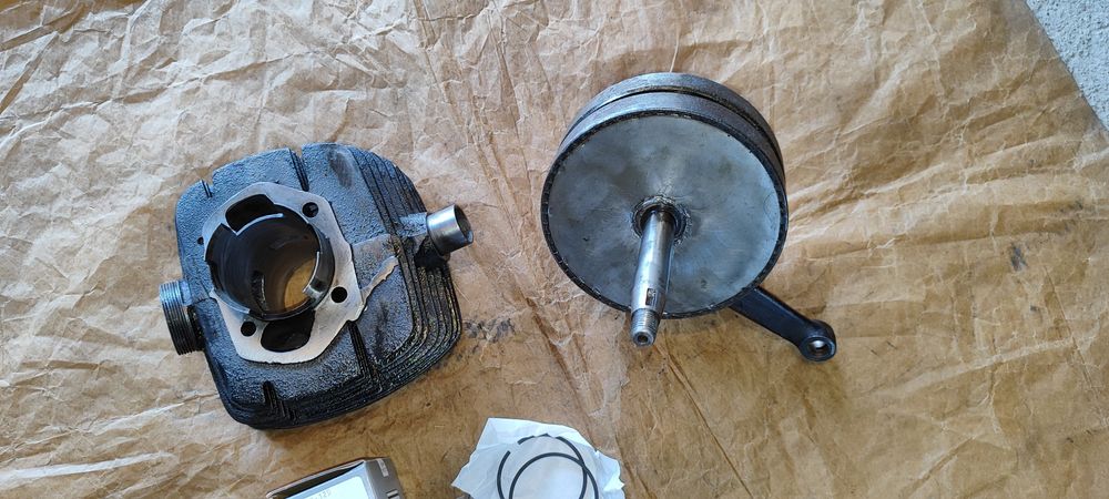 Cylinder wał po regeneracji WSK 125 silnik tłok ALMOT AK 20