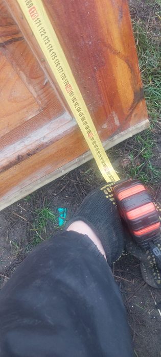 Вхідні деревяні двері