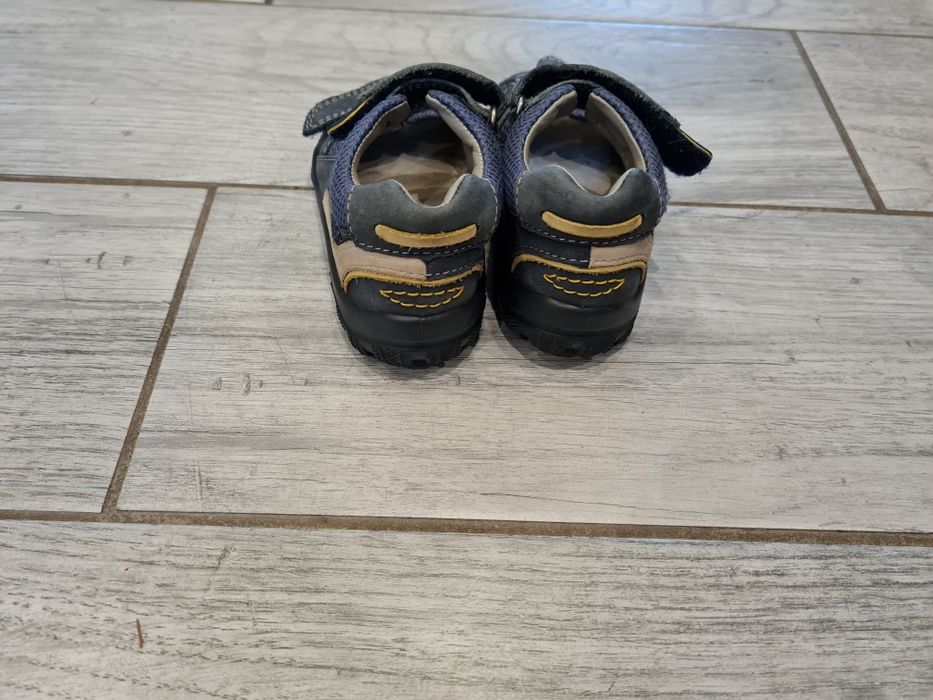 Sandały dla chłopca w rozm. 22
