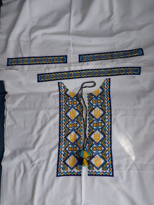 Чоловіча вишиванка ручна робота