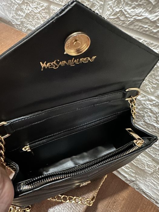 Mala envelope tiracolo preta