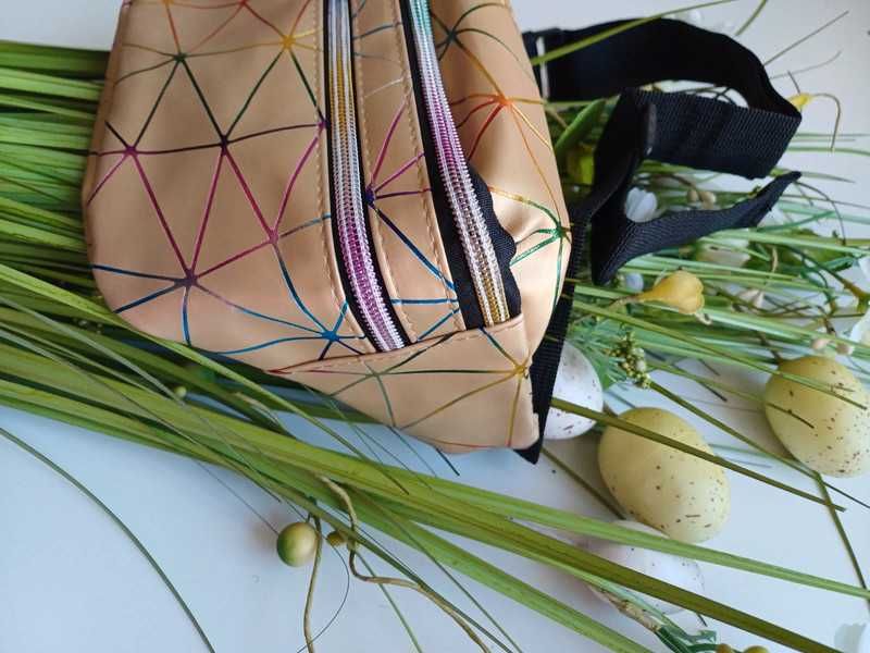 Złota torebka, saszetka, nerka