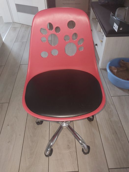 Wersalka rozkładana plus gratis krzesło do biurka