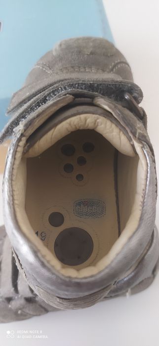 Sapatos bebé Chicco tamanho 19