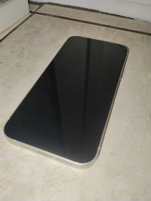 iPhone 12 bdb stan