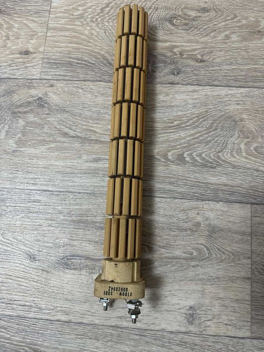 Стеатитовий нагрівальний елемент (ТЕН) для водонагрівача / бойлера.