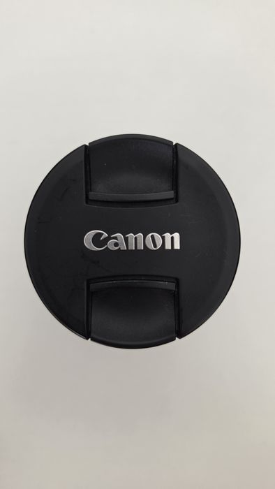 Canon EF-S 18-135mm f/3.5-5.6 IS