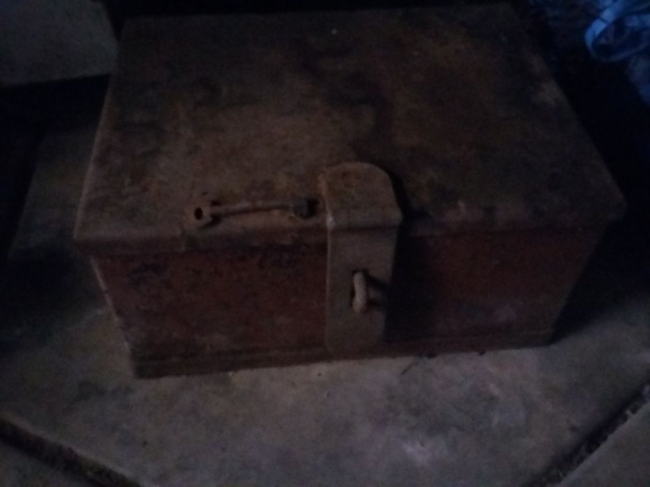 ящик-сундук для инструмента