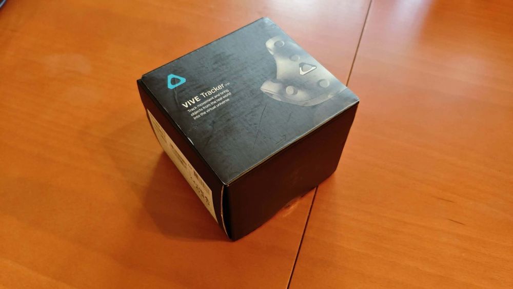 3 trackery Vive Trackers 3.0 + dongle (+ stacje na dongle i kable OEM), oryginalne opakowanie + pasy Vortex Virtual Reality full-body tracking/FBT