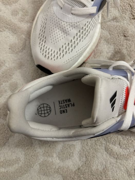Продам  кроссовки Adidas унисекс