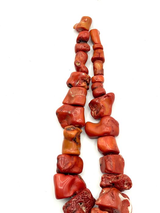 Colar de coral antigo