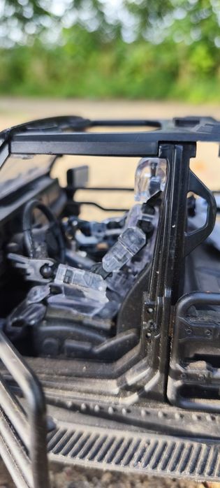 Model zdalnie sterowany MN 128 Jeep Wrangler