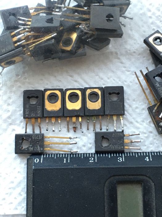 Транзистори JE703 i N6038 motorola 80x років позолота