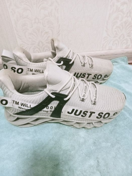 Продам кроссовки 41 размер 26,5 по стельке