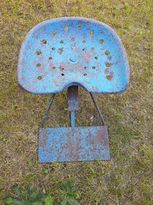 Stare siedzisko antyk retro bar krzesło barowe loft PRL industrialny