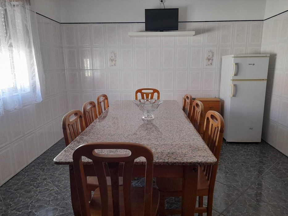 Quartos para Arrendar a Estudantes ou Docentes – Quinta do Conde
