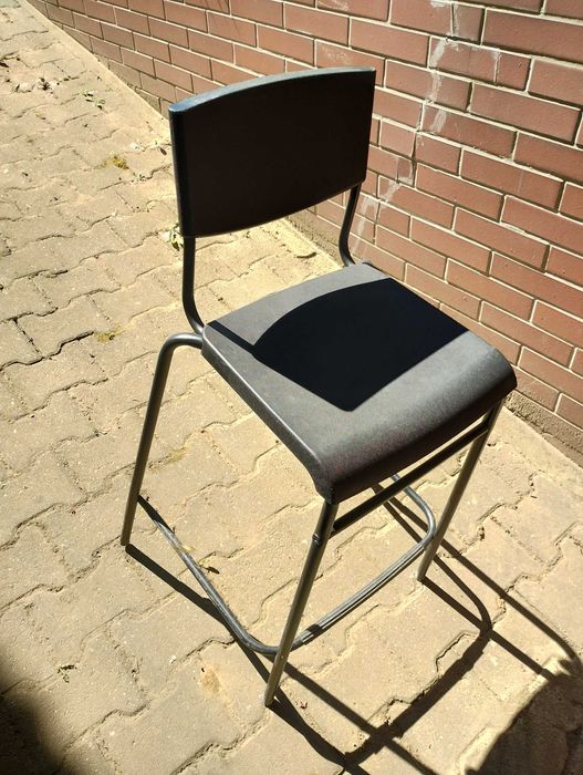 STIG Stołek barowy z oparciem, czarny 63 cm - 8szt. Cena za 1 szt.