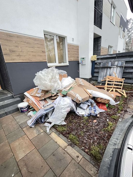 Вывоз мусора Вивіз сміття