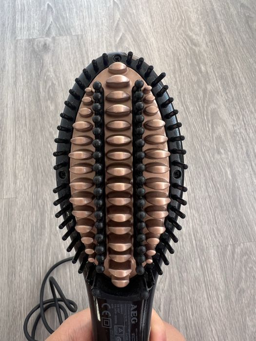 Escova alisadora de cabelo AEG