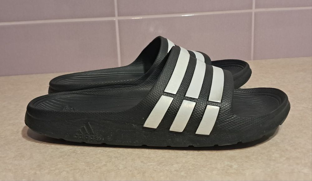 Adidas klapki,rozmiar 7, 23-24 cm długość stopy