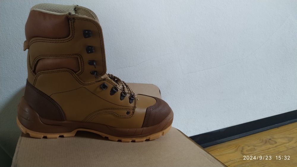 Botas Jallate pele genuína 42 e biqueira de aço