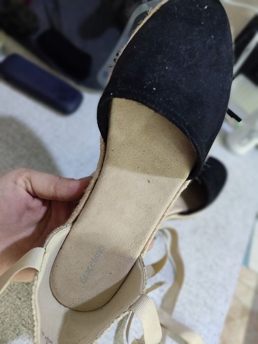 Продам босоножки