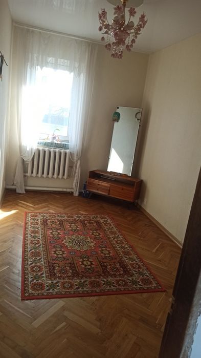 Продам двоповерховий будинок.