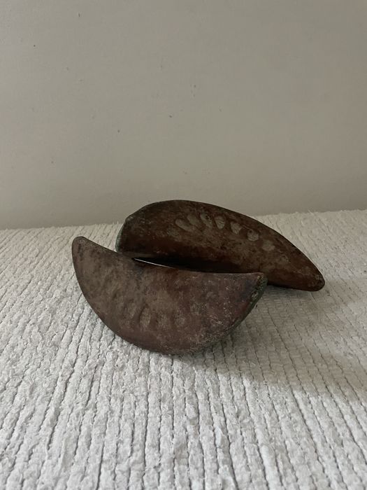 Fruteira com peças em barro