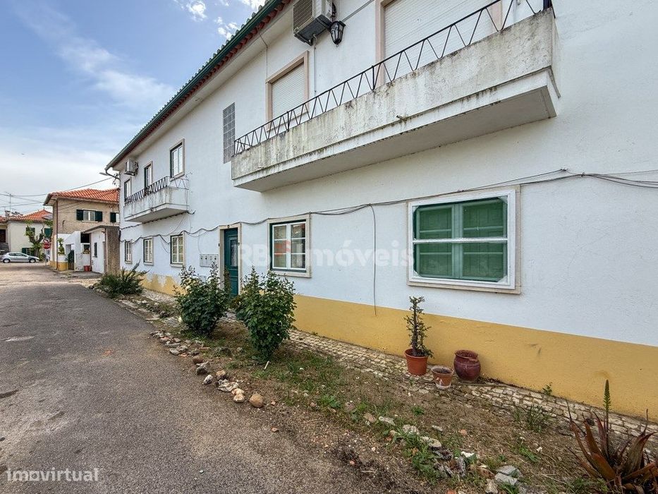 Apartamento T3 c/ Espaço Exterior - Torres Novas