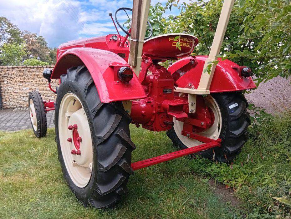 Porsche junior 108