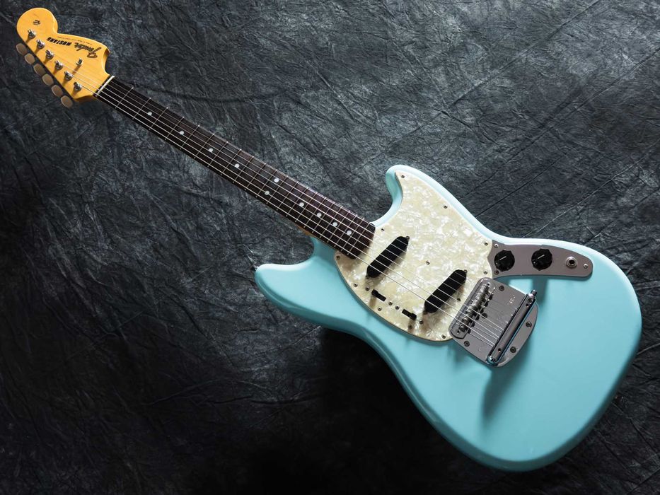 Fender Japan Traditional 60s Mustang Daphne Blue 2022