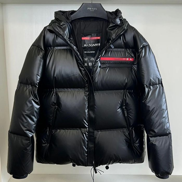 Куртка пуховик Prada ЧИТАТИ ОПИС