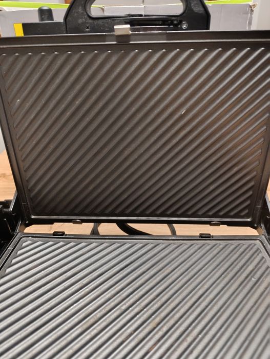 Grill elektryczny Maestro 1900 Wat, zadbany