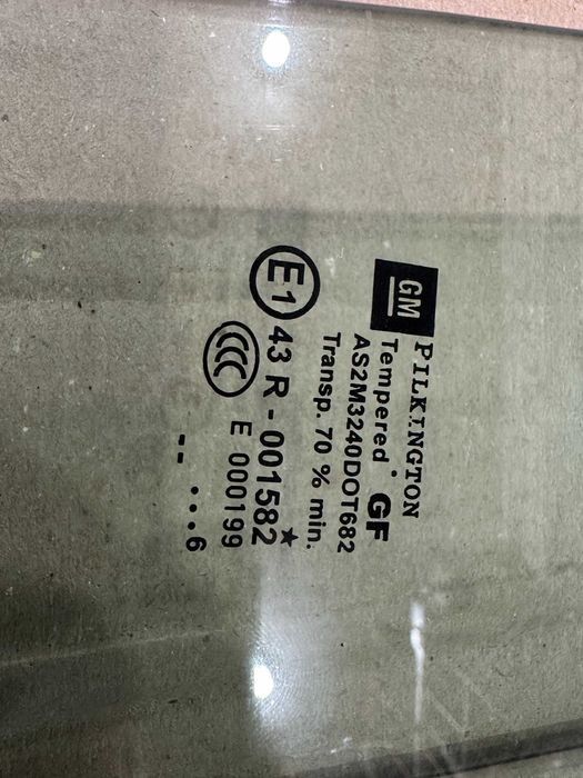 Стекло двери заднее правое OPEL ZAFIRA B 2005-