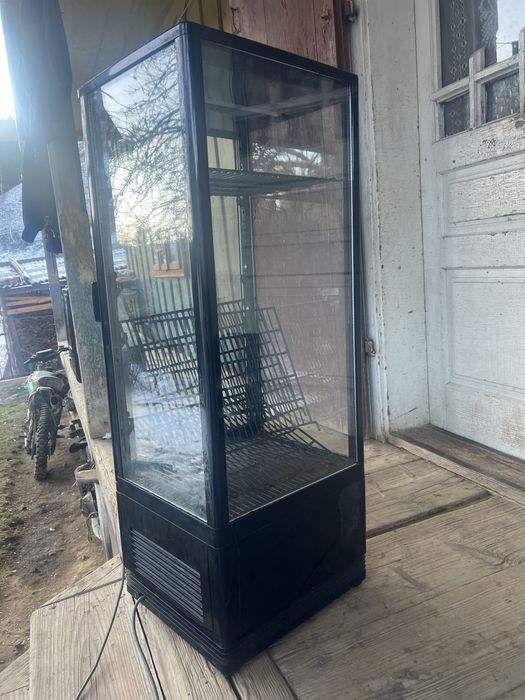 Холодильна вітрина