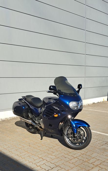 Triumph trophy 900