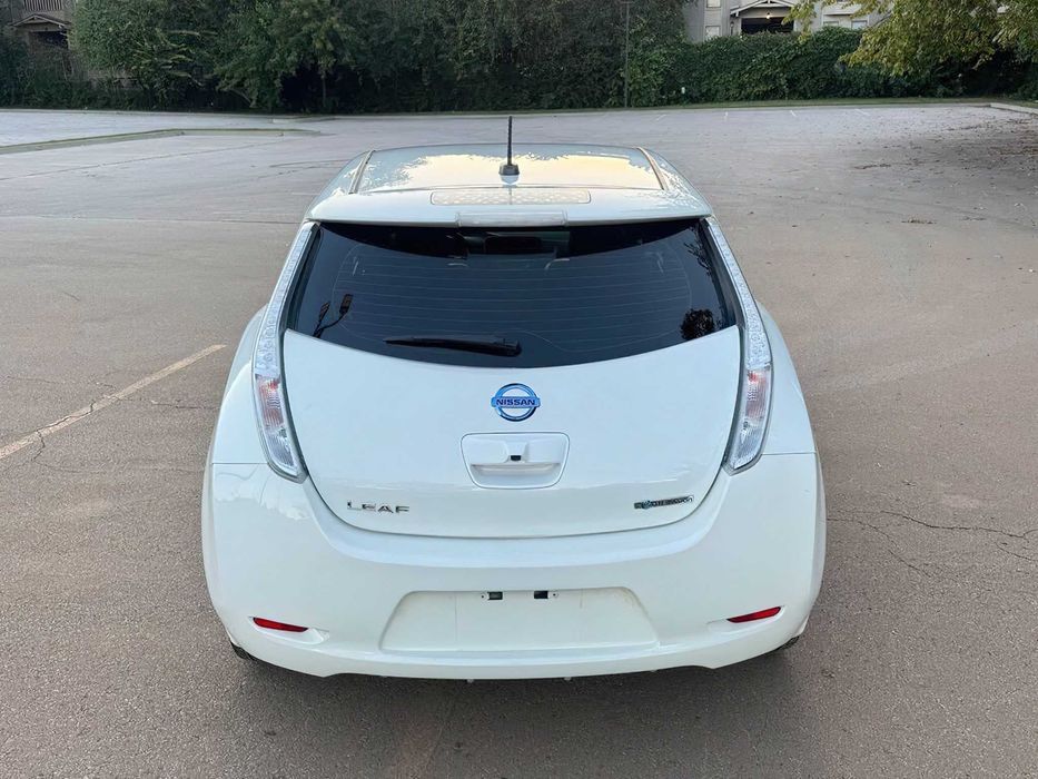Nissan LEAF SL      2017