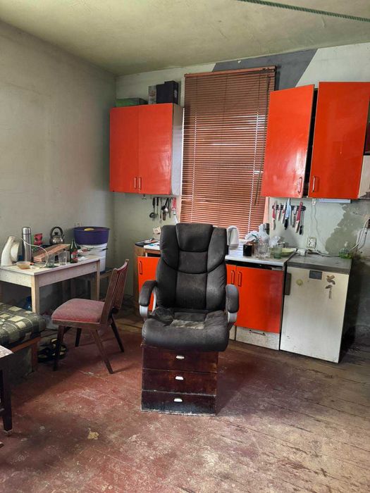 Продам ділянку в центрі Немішаєво. Поруч ж/д вокзал, ліцей, ринок.