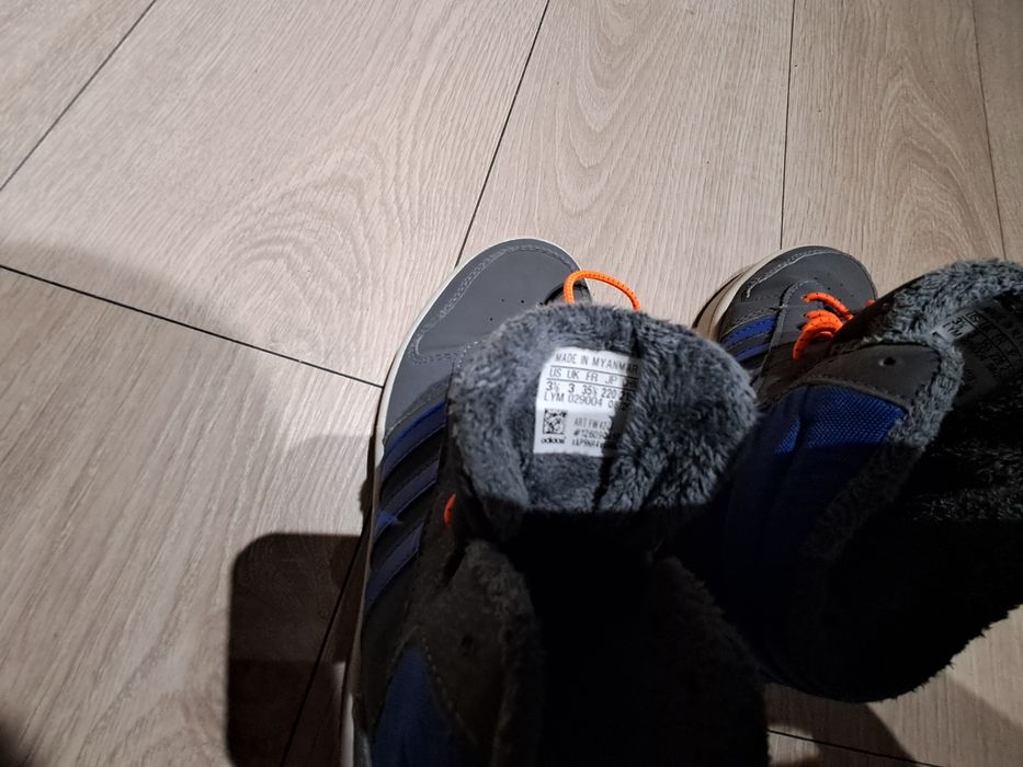 Buty chłopięce Adidas 35