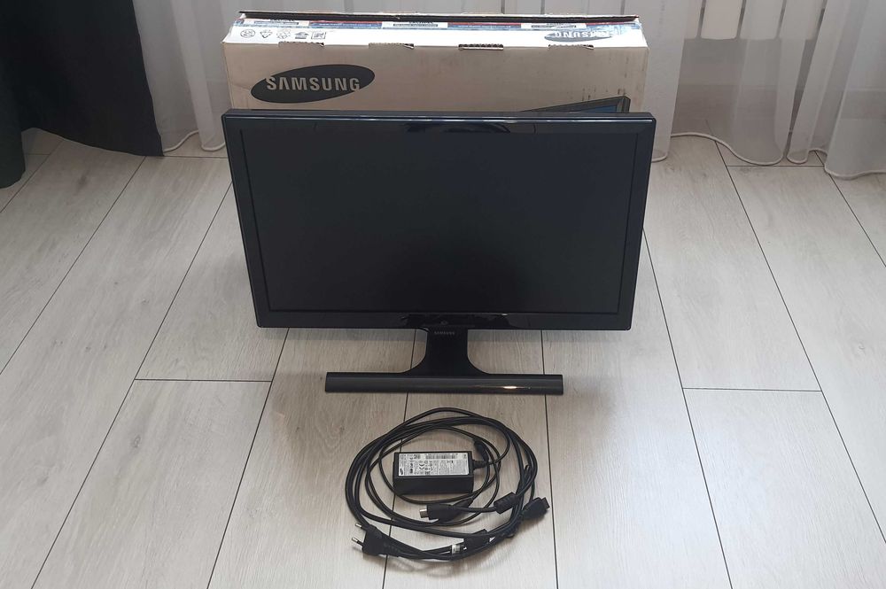 Монітор самсунг 21.5" (22") Samsung S22E390HSO