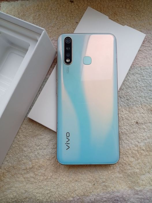 Продам телефон Vivo Y 19
