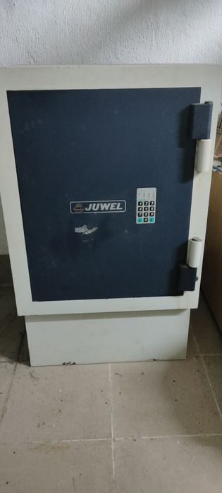 Vendo Cofre Juwel Monobloco.