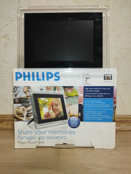 Фоторамка Philips 7FF2FPA под ремонт не включается