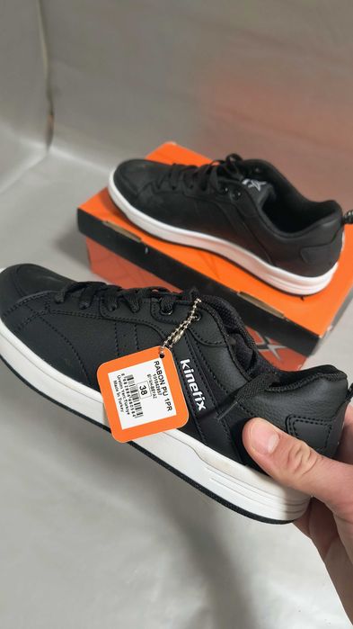 Czarne SNEAKERSY męskie Kinetix – Rozmiar 38 – NOWE w pudełku!