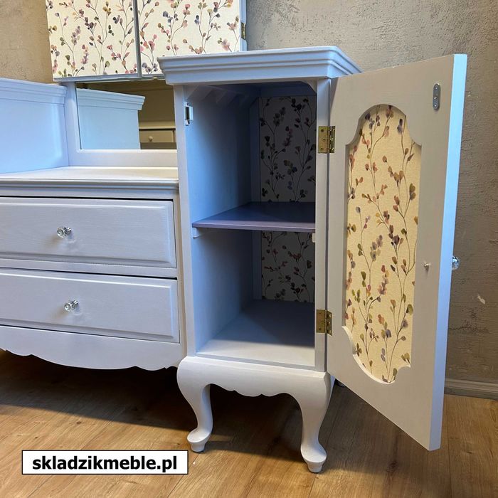 220325 Błękitna toaletka po metamorfozie