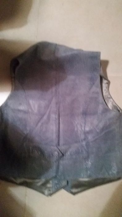 Coletes em pele Novos!