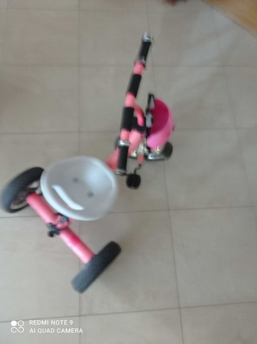 Tanio sprzedam rowek na trzech kolach dla dziecka. Mało używany