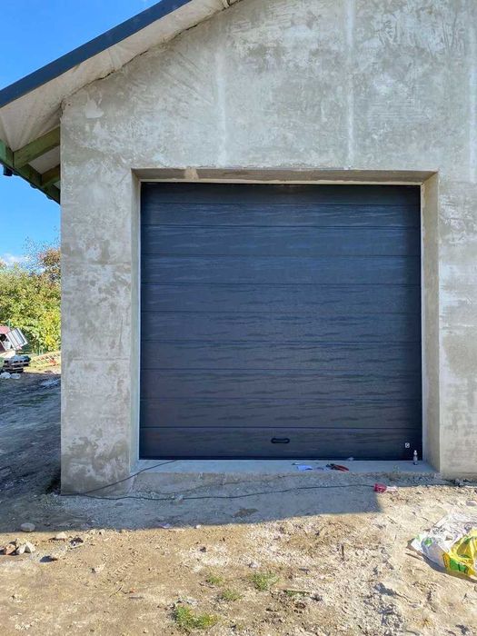 Автоматичні секційні ворота ТМ GANT шир.3000 вис.2500 антрацит RAL7016