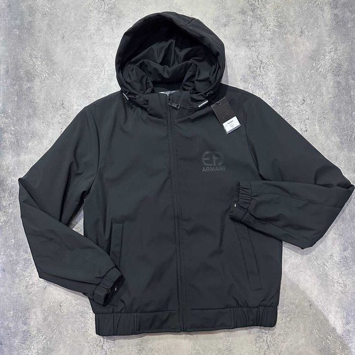 Чоловіча весняна куртка Армані(розмір-М)-маломірить)